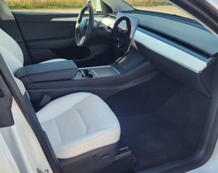 Белый Тесла Model Y, объемом двигателя 0 л и пробегом 4 тыс. км за 27400 $, фото 23 на Automoto.ua