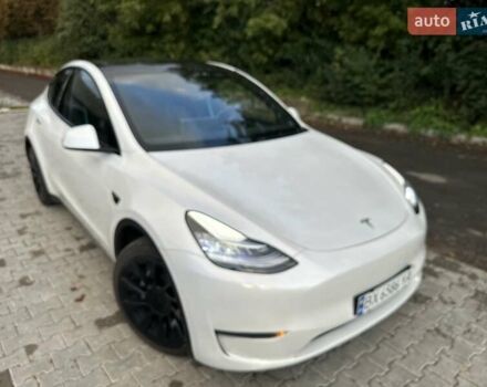 Белый Тесла Model Y, объемом двигателя 0 л и пробегом 62 тыс. км за 24999 $, фото 6 на Automoto.ua