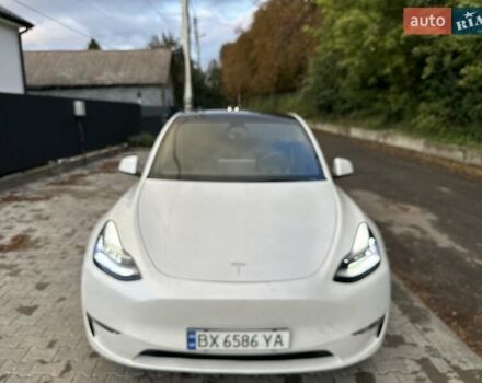 Белый Тесла Model Y, объемом двигателя 0 л и пробегом 62 тыс. км за 24999 $, фото 4 на Automoto.ua