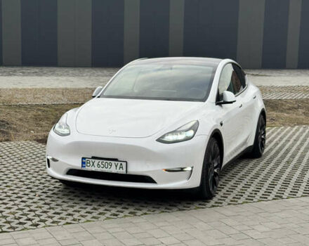 Белый Тесла Model Y, объемом двигателя 0 л и пробегом 45 тыс. км за 29900 $, фото 1 на Automoto.ua