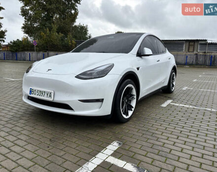 Білий Тесла Model Y, об'ємом двигуна 0 л та пробігом 45 тис. км за 27500 $, фото 6 на Automoto.ua