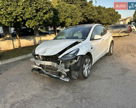 Тесла Model Y 2023 в Ровно на Automoto.ua Белый Тесла Model Y, объемом двигателя 0 л и пробегом 98 тыс. км за 17400 $, фото 15 на Automoto.ua
