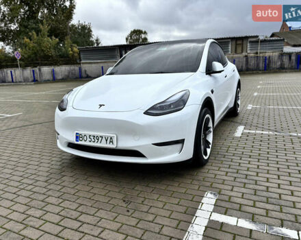 Білий Тесла Model Y, об'ємом двигуна 0 л та пробігом 45 тис. км за 27500 $, фото 2 на Automoto.ua