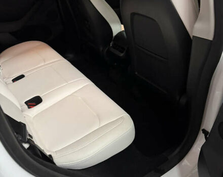 Белый Тесла Model Y, объемом двигателя 0 л и пробегом 35 тыс. км за 28800 $, фото 19 на Automoto.ua