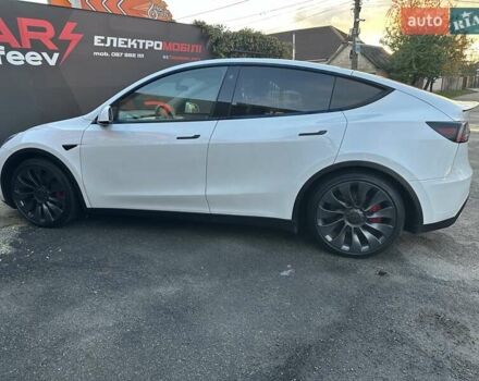 Белый Тесла Model Y, объемом двигателя 0 л и пробегом 25 тыс. км за 30000 $, фото 6 на Automoto.ua