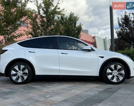 Белый Тесла Model Y, объемом двигателя 0 л и пробегом 35 тыс. км за 34500 $, фото 11 на Automoto.ua
