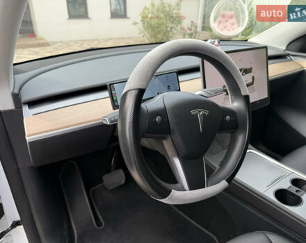 Белый Тесла Model Y, объемом двигателя 0 л и пробегом 20 тыс. км за 39000 $, фото 11 на Automoto.ua