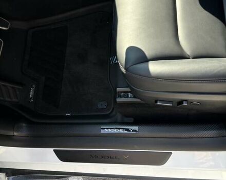 Білий Тесла Model Y, об'ємом двигуна 0 л та пробігом 75 тис. км за 33500 $, фото 13 на Automoto.ua