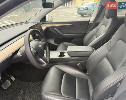 Белый Тесла Model Y, объемом двигателя 0 л и пробегом 53 тыс. км за 28800 $, фото 14 на Automoto.ua