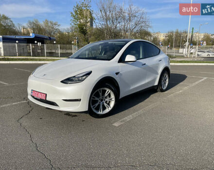 Белый Тесла Model Y, объемом двигателя 0 л и пробегом 22 тыс. км за 31500 $, фото 1 на Automoto.ua