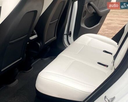 Белый Тесла Model Y, объемом двигателя 0 л и пробегом 49 тыс. км за 34999 $, фото 14 на Automoto.ua