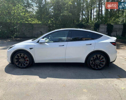 Белый Тесла Model Y, объемом двигателя 0 л и пробегом 64 тыс. км за 28500 $, фото 5 на Automoto.ua