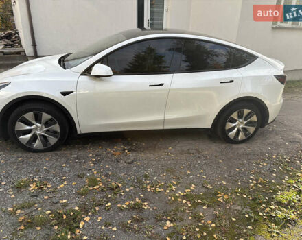 Білий Тесла Model Y, об'ємом двигуна 0 л та пробігом 31 тис. км за 24400 $, фото 8 на Automoto.ua