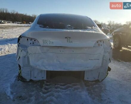 Белый Тесла Model Y, объемом двигателя 0 л и пробегом 25 тыс. км за 13000 $, фото 5 на Automoto.ua