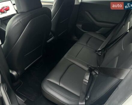 Белый Тесла Model Y, объемом двигателя 0 л и пробегом 42 тыс. км за 26999 $, фото 34 на Automoto.ua