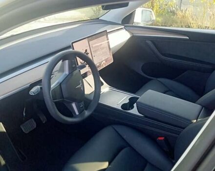 Белый Тесла Model Y, объемом двигателя 0 л и пробегом 18 тыс. км за 28500 $, фото 6 на Automoto.ua