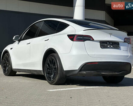 Белый Тесла Model Y, объемом двигателя 0 л и пробегом 52 тыс. км за 25900 $, фото 11 на Automoto.ua