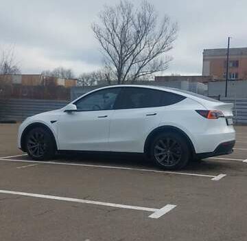 Белый Тесла Model Y, объемом двигателя 0 л и пробегом 93 тыс. км за 35500 $, фото 1 на Automoto.ua