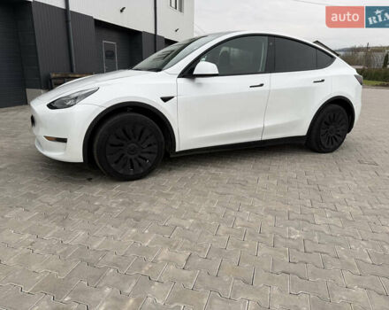 Белый Тесла Model Y, объемом двигателя 0 л и пробегом 39 тыс. км за 27200 $, фото 6 на Automoto.ua