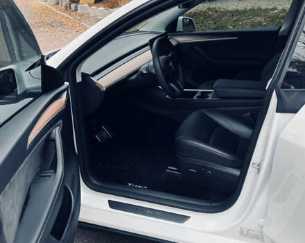 Белый Тесла Model Y, объемом двигателя 0 л и пробегом 35 тыс. км за 31500 $, фото 5 на Automoto.ua