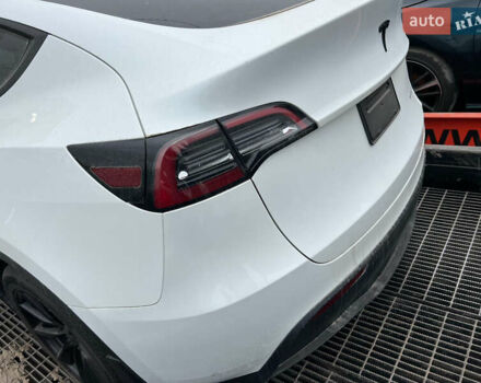 Белый Тесла Model Y, объемом двигателя 0 л и пробегом 52 тыс. км за 19800 $, фото 18 на Automoto.ua