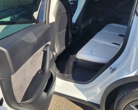 Белый Тесла Model Y, объемом двигателя 0 л и пробегом 4 тыс. км за 27400 $, фото 32 на Automoto.ua