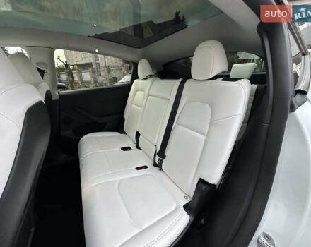 Белый Тесла Model Y, объемом двигателя 0 л и пробегом 35 тыс. км за 29500 $, фото 21 на Automoto.ua