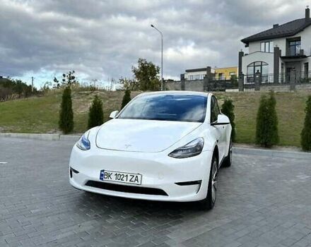 Білий Тесла Model Y, об'ємом двигуна 0 л та пробігом 15 тис. км за 31100 $, фото 1 на Automoto.ua