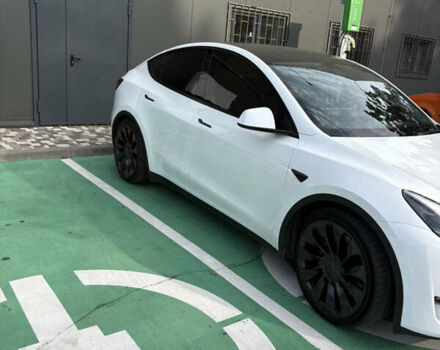 Белый Тесла Model Y, объемом двигателя 0 л и пробегом 50 тыс. км за 31000 $, фото 4 на Automoto.ua