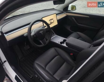 Белый Тесла Model Y, объемом двигателя 0 л и пробегом 39 тыс. км за 26800 $, фото 13 на Automoto.ua