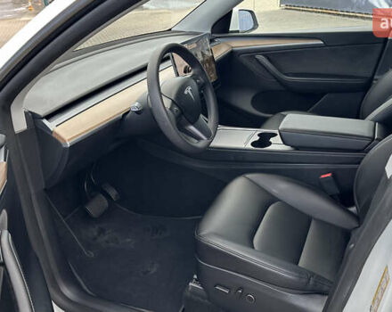 Белый Тесла Model Y, объемом двигателя 0 л и пробегом 8 тыс. км за 27500 $, фото 10 на Automoto.ua