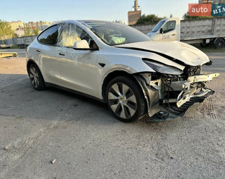 Белый Тесла Model Y, объемом двигателя 0 л и пробегом 97 тыс. км за 18300 $, фото 5 на Automoto.ua