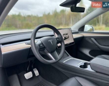 Белый Тесла Model Y, объемом двигателя 0 л и пробегом 24 тыс. км за 32800 $, фото 19 на Automoto.ua