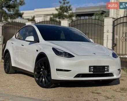 Белый Тесла Model Y, объемом двигателя 0 л и пробегом 26 тыс. км за 28700 $, фото 1 на Automoto.ua