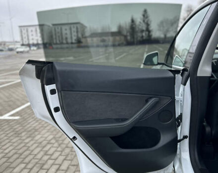 Белый Тесла Model Y, объемом двигателя 0 л и пробегом 38 тыс. км за 29950 $, фото 32 на Automoto.ua