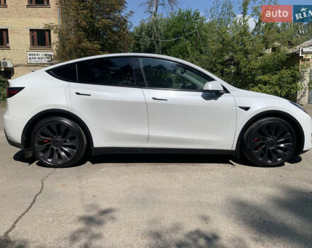 Белый Тесла Model Y, объемом двигателя 0 л и пробегом 64 тыс. км за 28500 $, фото 1 на Automoto.ua