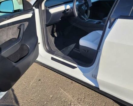 Белый Тесла Model Y, объемом двигателя 0 л и пробегом 4 тыс. км за 27400 $, фото 21 на Automoto.ua