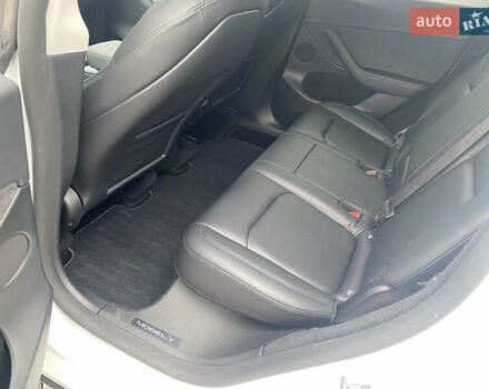 Белый Тесла Model Y, объемом двигателя 0 л и пробегом 108 тыс. км за 25500 $, фото 25 на Automoto.ua