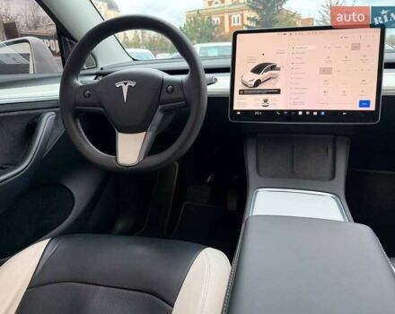 Белый Тесла Model Y, объемом двигателя 0 л и пробегом 53 тыс. км за 28800 $, фото 25 на Automoto.ua