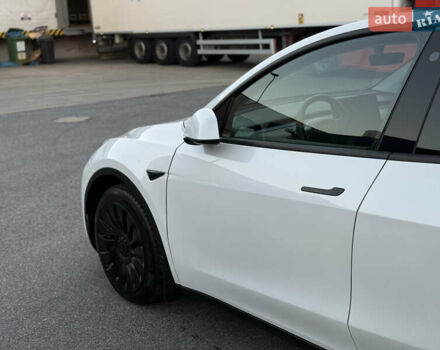 Белый Тесла Model Y, объемом двигателя 0 л и пробегом 18 тыс. км за 29600 $, фото 39 на Automoto.ua