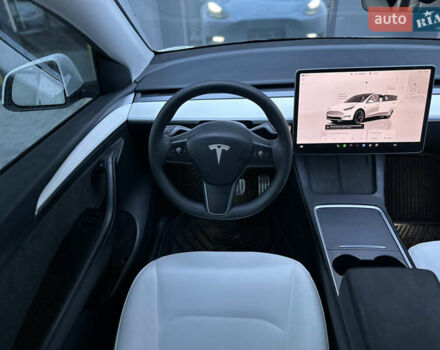 Белый Тесла Model Y, объемом двигателя 0 л и пробегом 25 тыс. км за 28900 $, фото 17 на Automoto.ua