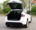 Белый Тесла Model Y, объемом двигателя 0 л и пробегом 4 тыс. км за 38500 $, фото 46 на Automoto.ua