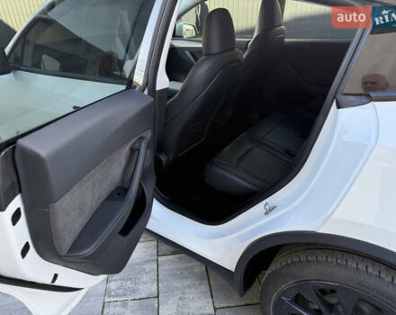Білий Тесла Model Y, об'ємом двигуна 0 л та пробігом 49 тис. км за 24900 $, фото 3 на Automoto.ua
