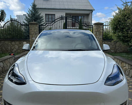 Белый Тесла Model Y, объемом двигателя 0 л и пробегом 43 тыс. км за 26000 $, фото 2 на Automoto.ua