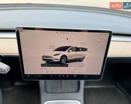 Белый Тесла Model Y, объемом двигателя 0 л и пробегом 6 тыс. км за 38000 $, фото 15 на Automoto.ua