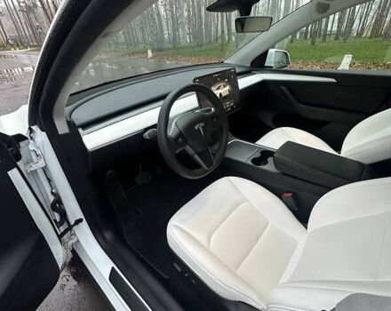 Белый Тесла Model Y, объемом двигателя 0 л и пробегом 37 тыс. км за 29990 $, фото 20 на Automoto.ua