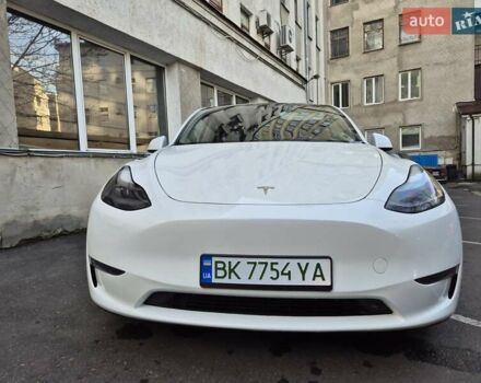 Білий Тесла Model Y, об'ємом двигуна 0 л та пробігом 67 тис. км за 25500 $, фото 4 на Automoto.ua