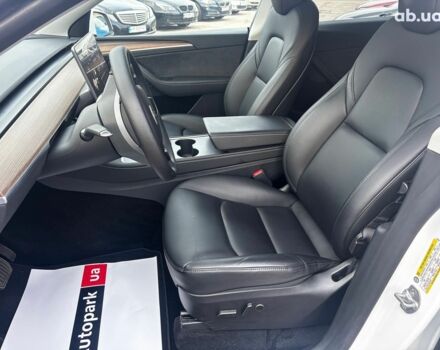 Белый Тесла Model Y, объемом двигателя 0 л и пробегом 25 тыс. км за 33290 $, фото 15 на Automoto.ua