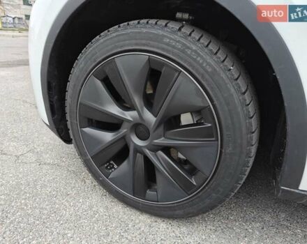 Белый Тесла Model Y, объемом двигателя 0 л и пробегом 18 тыс. км за 29000 $, фото 17 на Automoto.ua