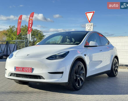 Белый Тесла Model Y, объемом двигателя 0 л и пробегом 26 тыс. км за 29900 $, фото 17 на Automoto.ua